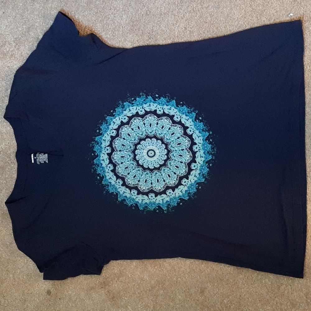Sonoma V-neck Kaleidescape T-shirt (M)